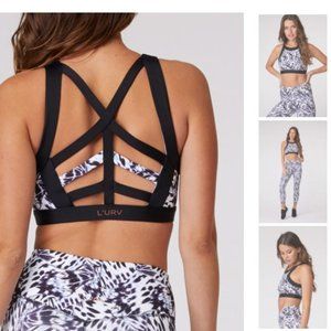 "STUNNING BACK" SPORTS BRA